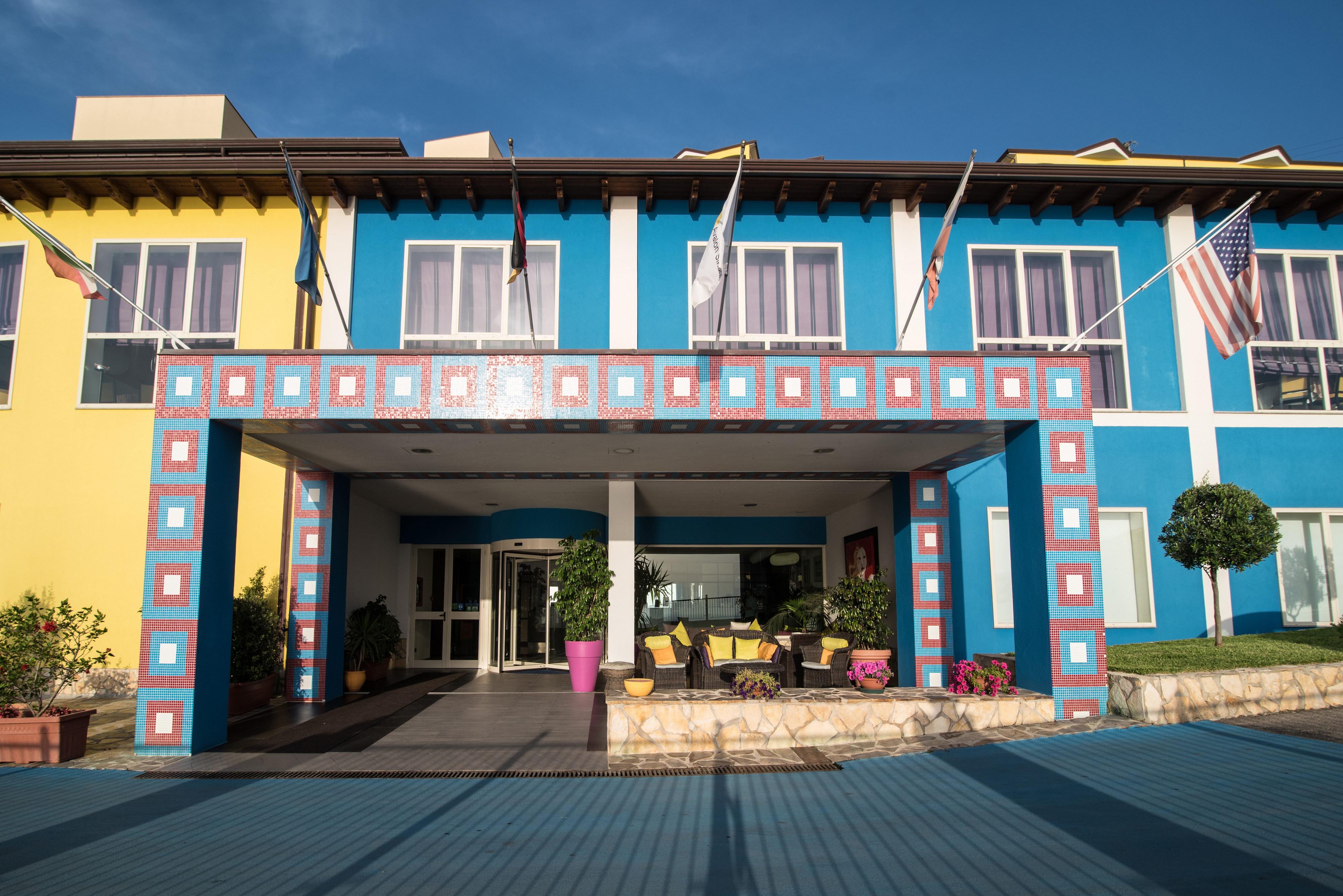 Gh Avalon Sikani 4*